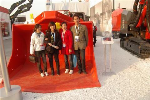 法鋼公司員工參觀bauma China 2010